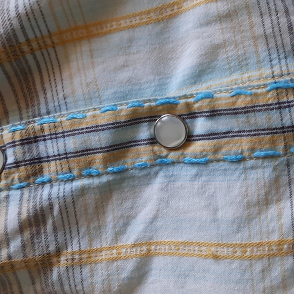 XS Kuhl Plaid Shirt - Picture 5 of 5